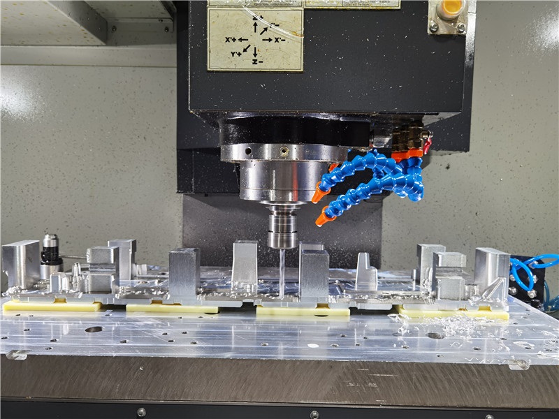鉆攻機加工圖片